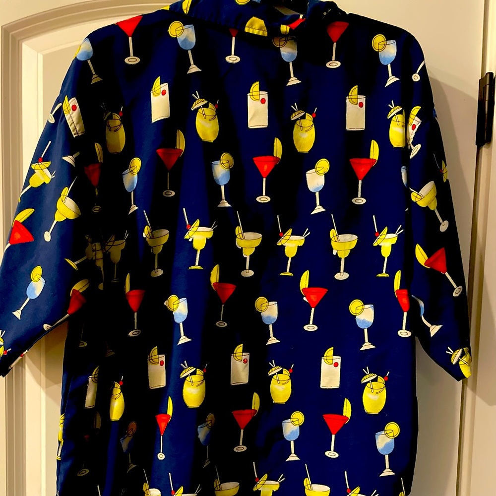 Men’s medium Pacific & Co short sleeve shirt